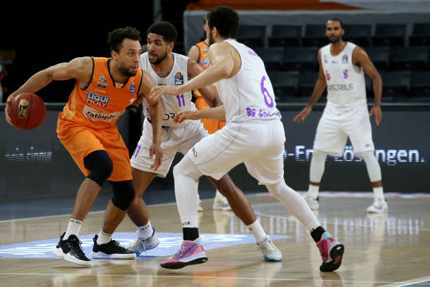 前锋雅克松 前锋雅克松